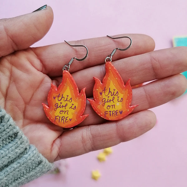 Aretes THIS GIRL IS ON FIRE