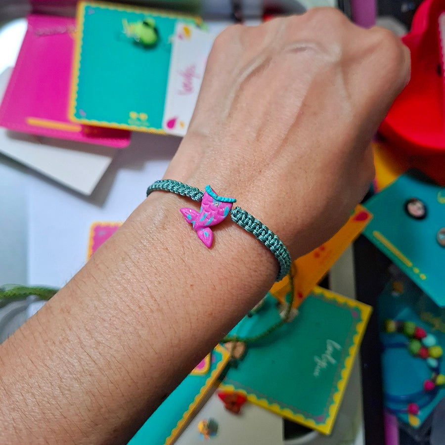 Pulsera tejida sirena