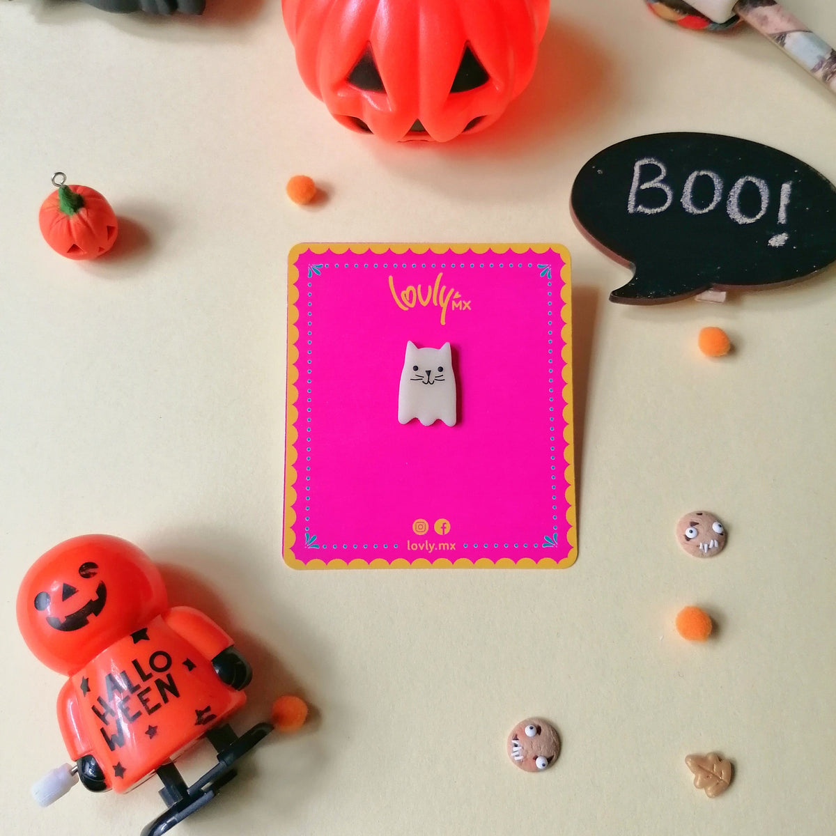 Pin gatito fantasma