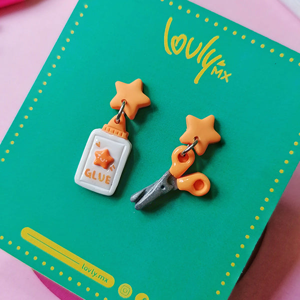 Aretes recortes del kinder naranjas