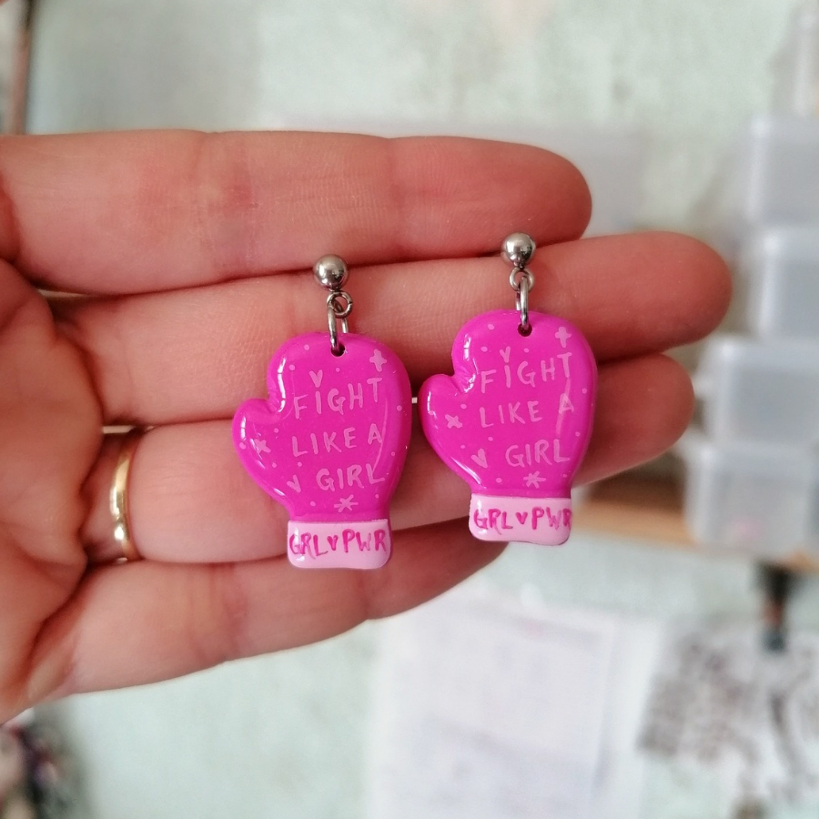 Aretes Fight Like a Girl guante