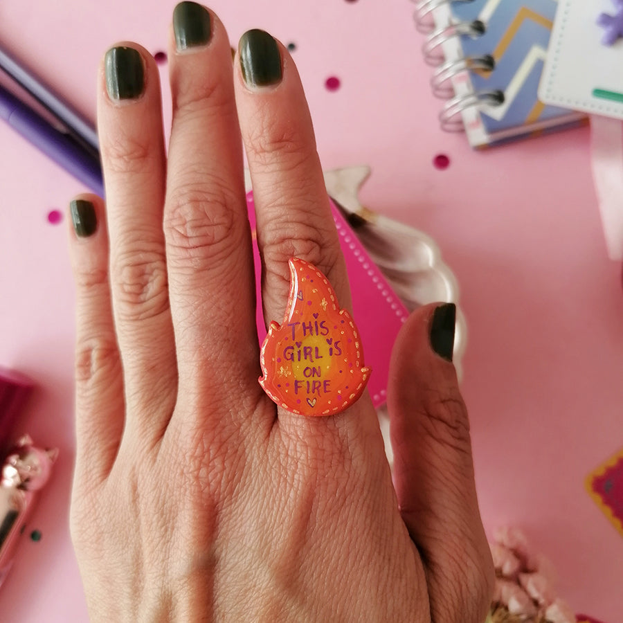 Anillo THIS GIRL IS ON FIRE