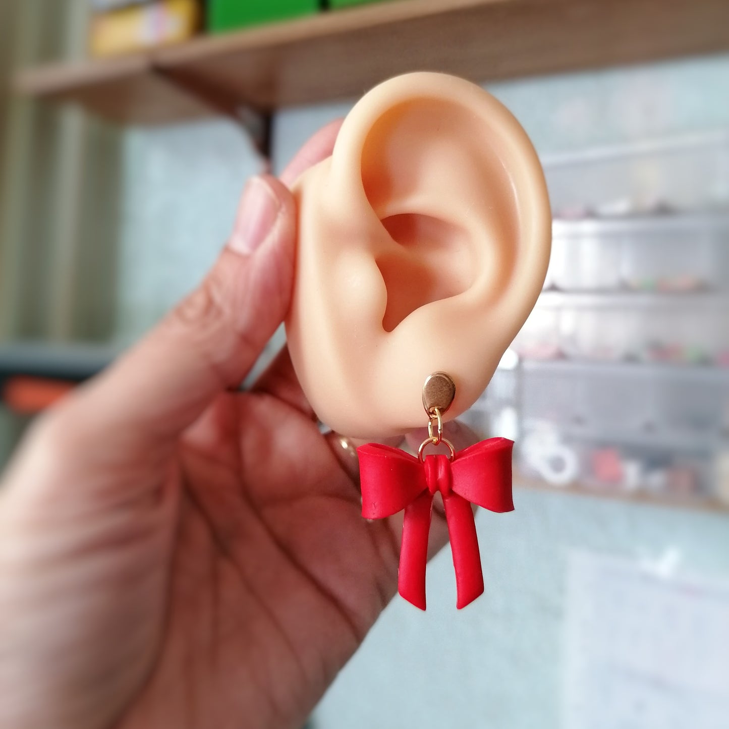Aretes moños de regalo