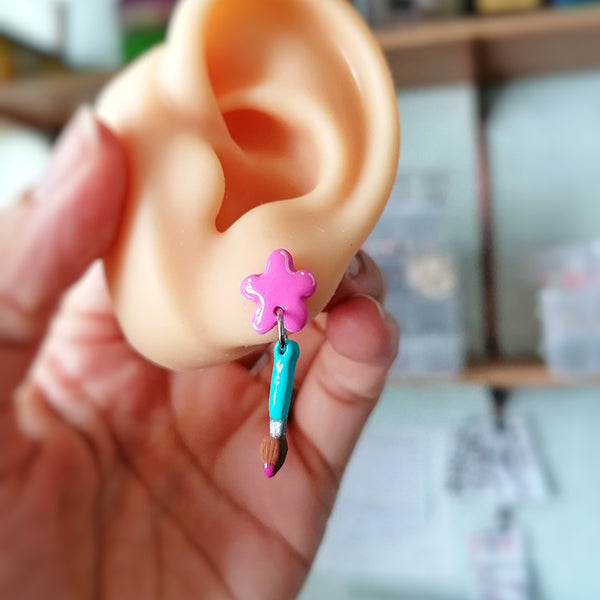 Aretes godete y pincel
