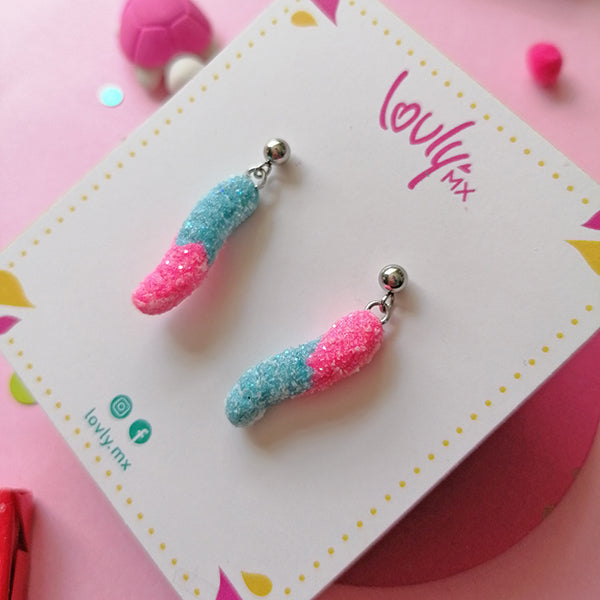 Aretes gomitas de gusano mora azul