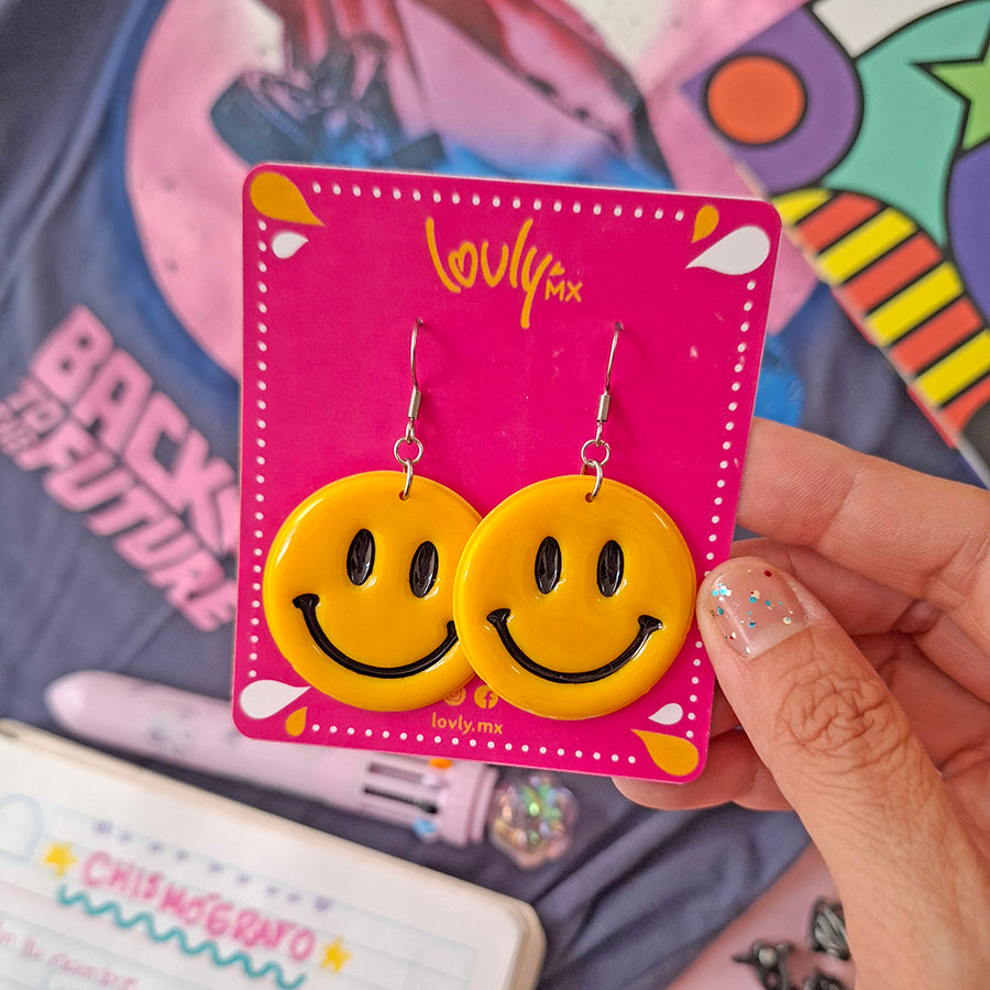 Aretes emoji feliz largos