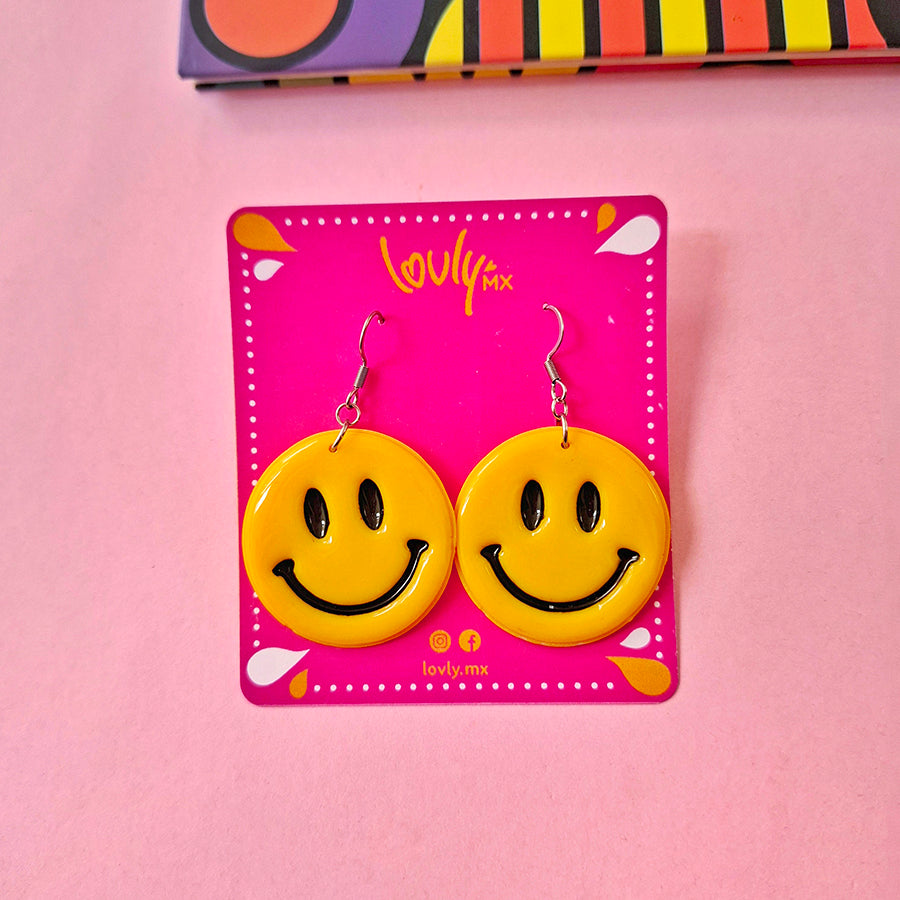 Aretes emoji feliz largos