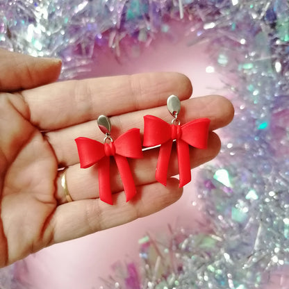 Aretes moños de regalo