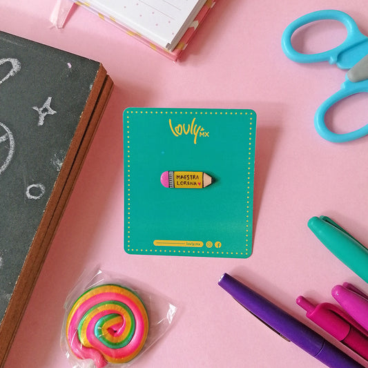 Pin Lápiz amarillo PERSONALIZABLE