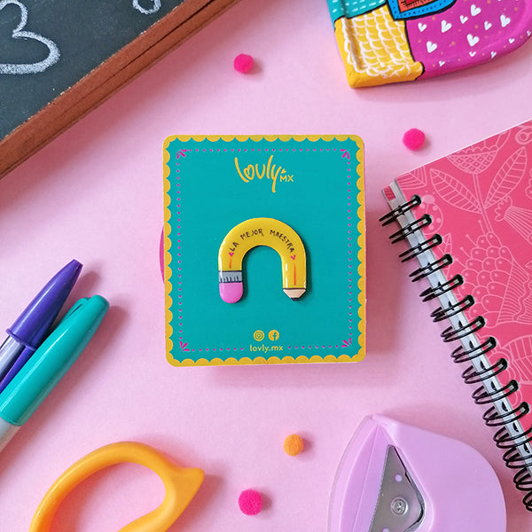 Pin lápiz "la mejor Maestra"