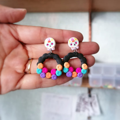 Aretes coronita de muertos
