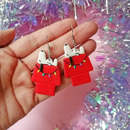 Aretes Snoopy navideño