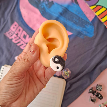 Aretes Ying Yang cortos